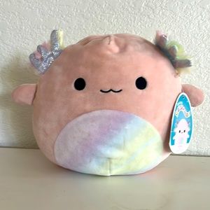 Squishmallow pink “Archie” 8” This is a cute little axolotl with sparkly gills.